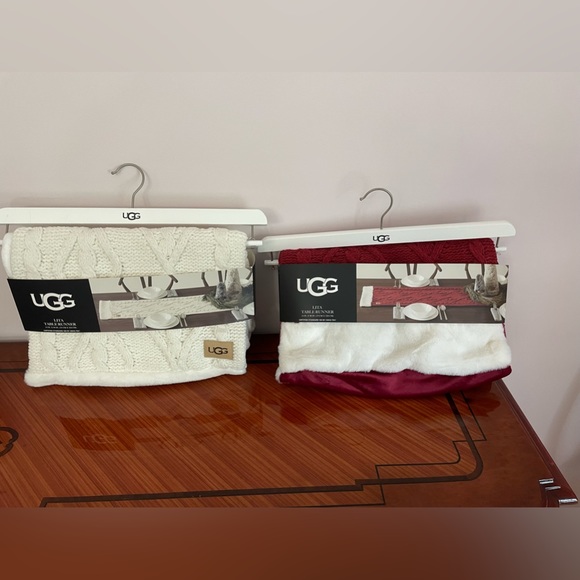 COPY - Ugg lita table runner in red or white- one - Picture 2 of 9